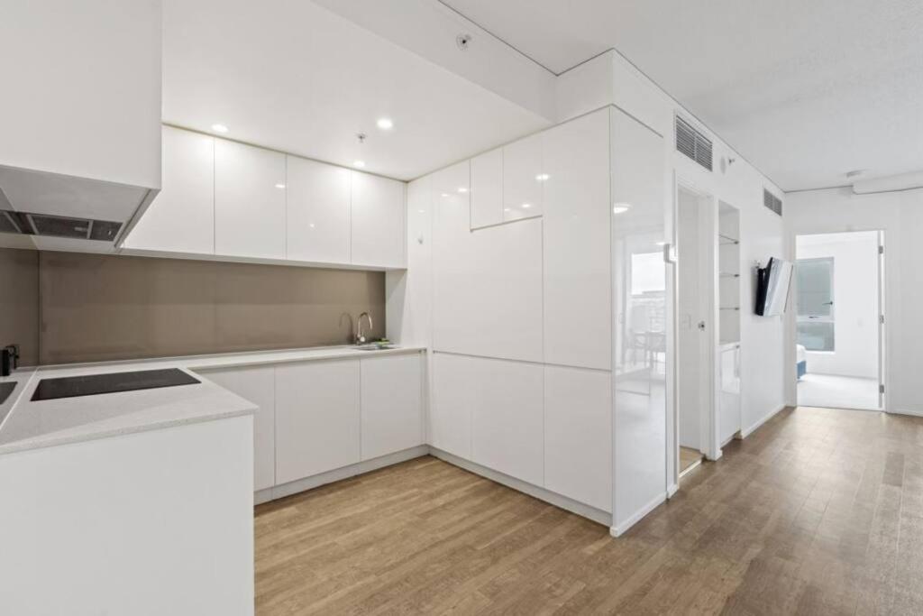 Lovely 2- Bedroom Rental Unit With Free Parking Brisbane Eksteriør bilde
