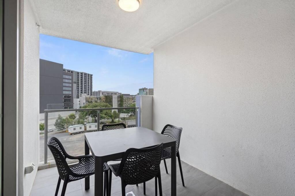 Lovely 2- Bedroom Rental Unit With Free Parking Brisbane Eksteriør bilde
